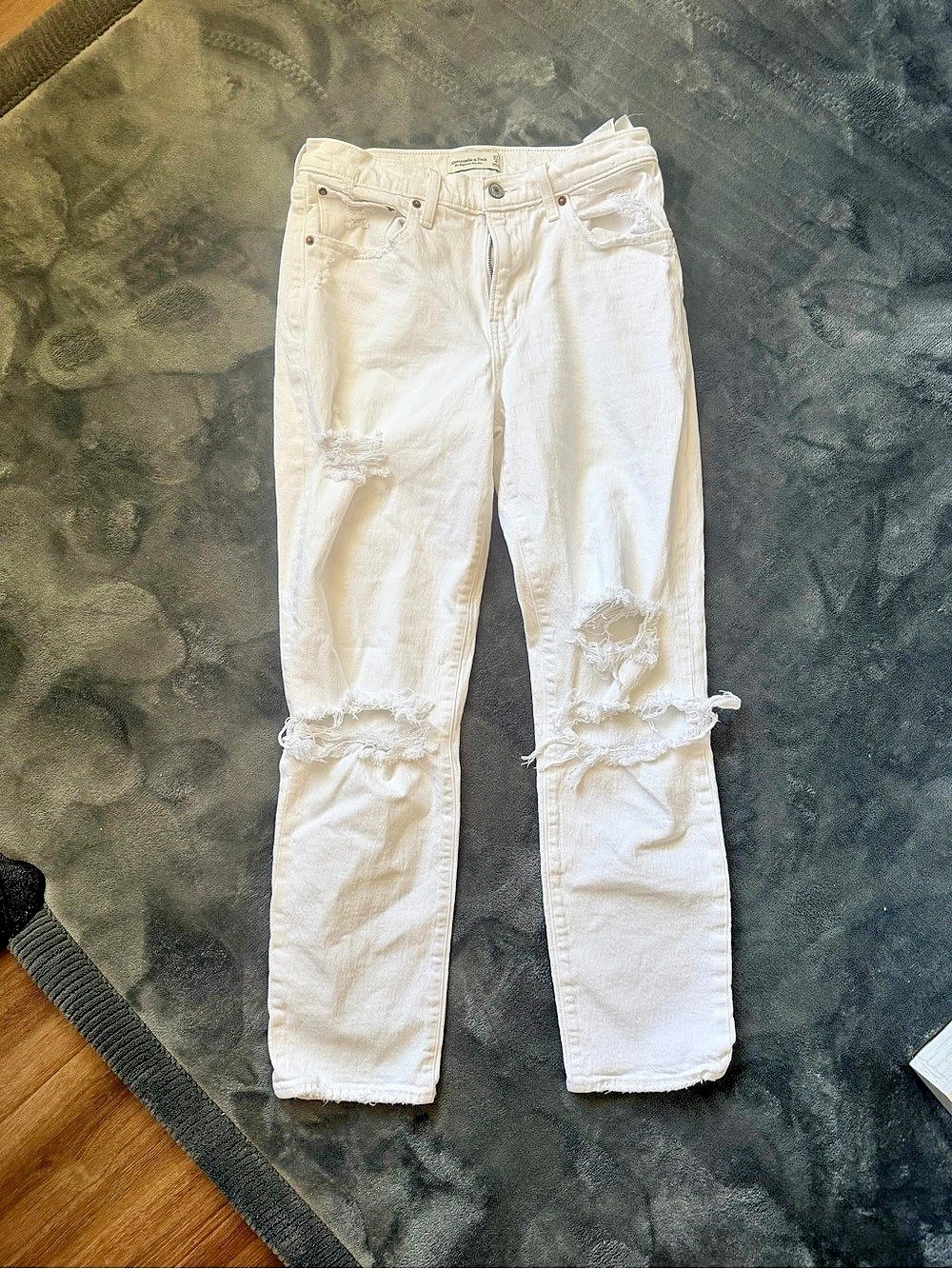 Abercrombie & Fitch The Boyfriend Mid Rise Distressed Boyfriend Jeans in White